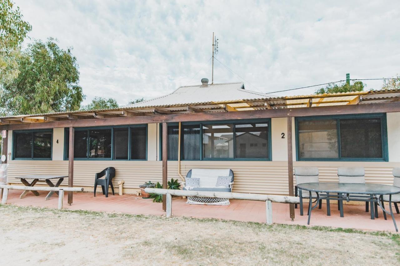 Dongara Hotel Motel Экстерьер фото