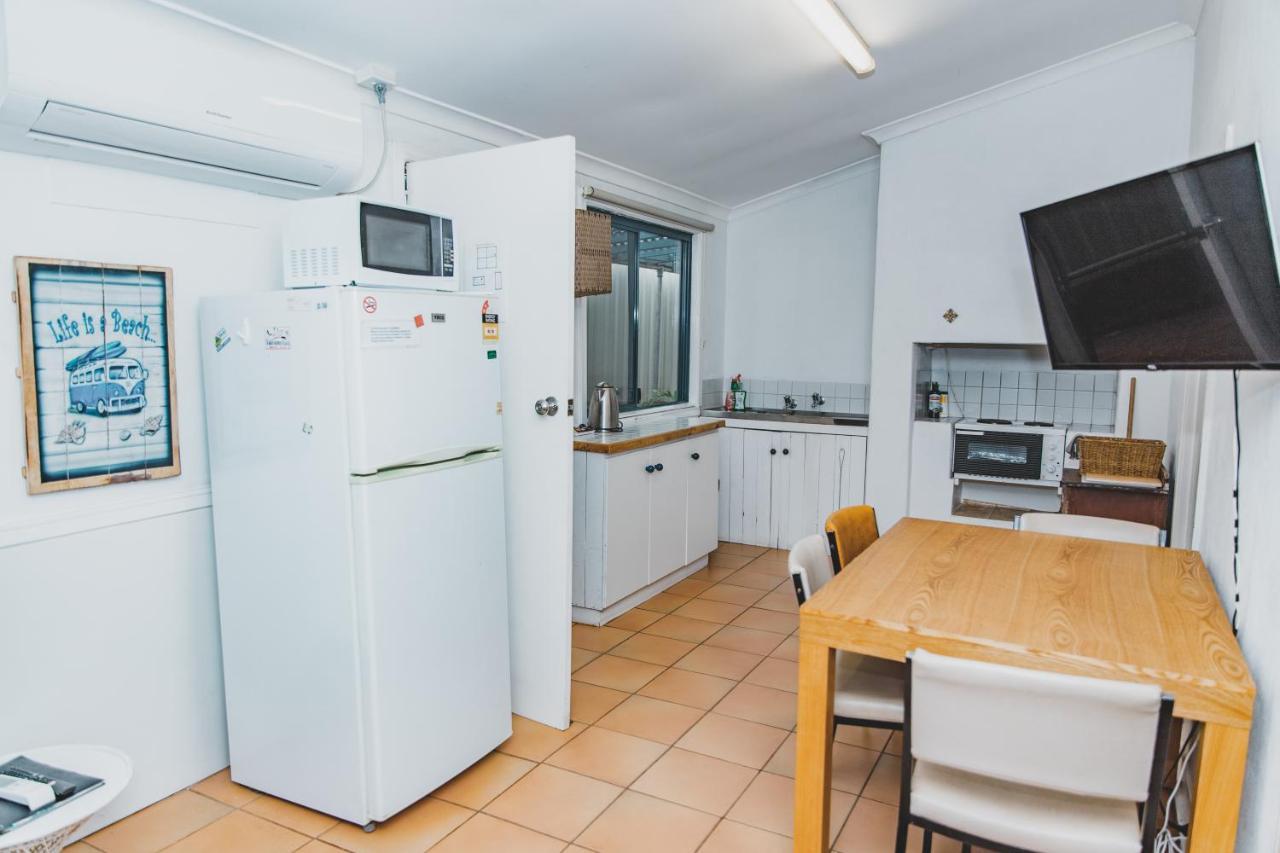 Dongara Hotel Motel Экстерьер фото