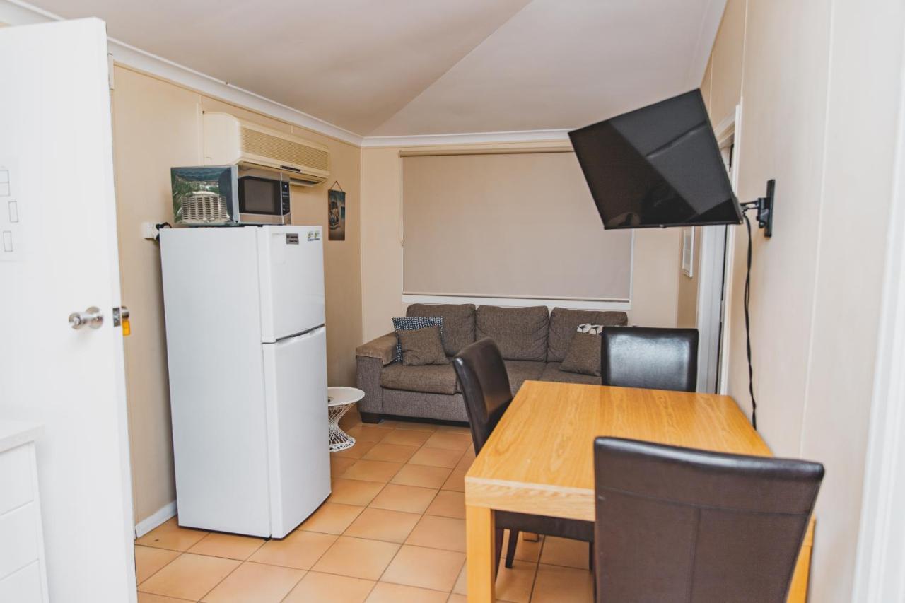 Dongara Hotel Motel Экстерьер фото